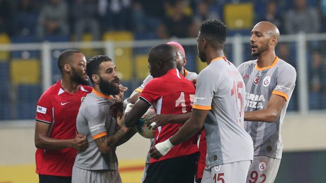 Steven Nzonzi'nin devre arasında Galatasaray'dan ayrılıp Torino'ya gideceği iddia edildi