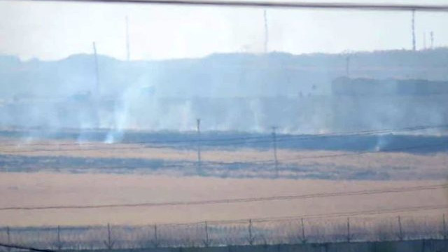 YPG'li teröristlerin duman oyunu