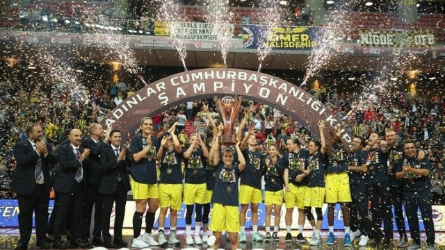 27. Kadınlar Cumhurbaşkanlığı Kupası'nı Fenerbahçe Öznur Kablo'nun