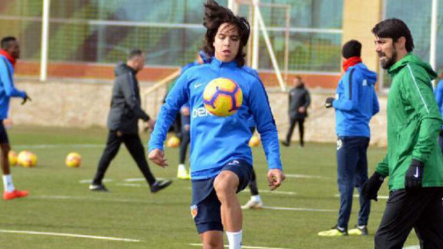 Süper Lig tarihine geçen Emre Demir, babasını gururlandırdı