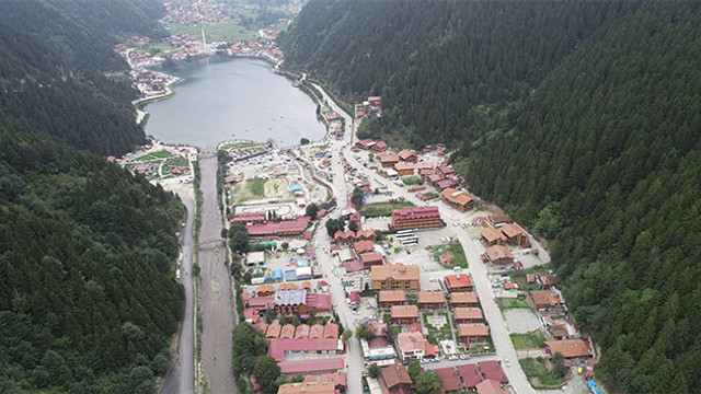 Uzungöl'ü katleden yapıların tıraşlanmasına başlanıyor