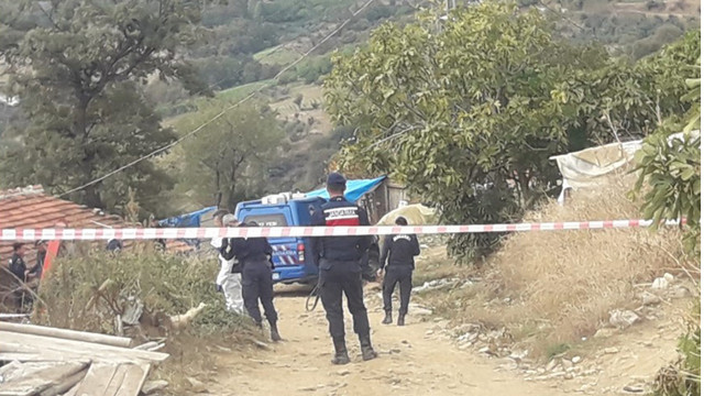 Bunun adı katliam: Dört kişilik aileyi katletti!