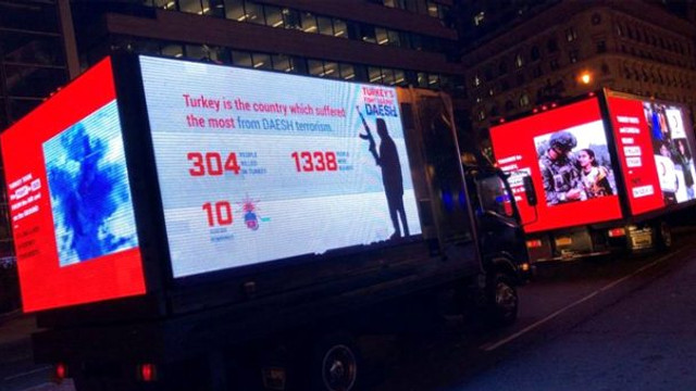 Beyaz Saray etrafında dolaşan kamyonlar olay oldu