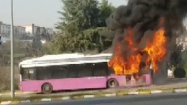 Özel Halk Otobüsü'nde yangın! Bir anda alevler içinde kaldı