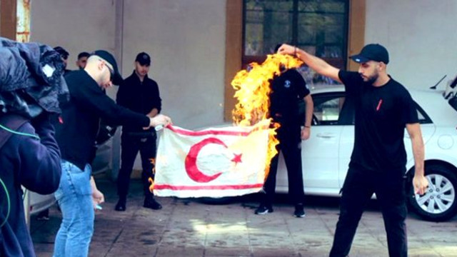Türkiye'den Rumlara bayrak tepkisi