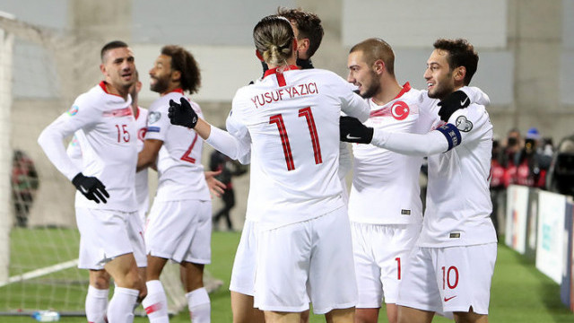 Millilerden tarihi performans!