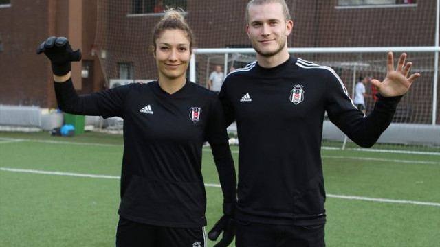 Karius'tan Beşiktaş'ın kadın ve altyapı takımına ziyaret