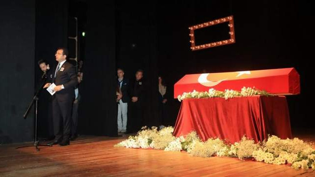 Ekrem İmamoğlu: ''Kenter Tiyatrosu bize emanet''