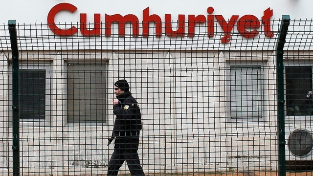 Cumhuriyet davasında 12 kişiye yeniden hapis cezası