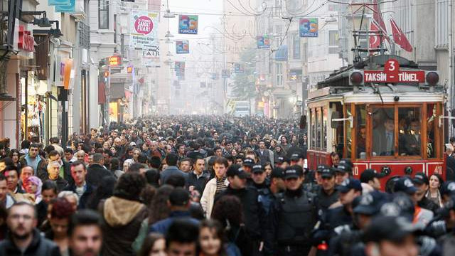 İŞKUR'un dev harcaması tepki çekti