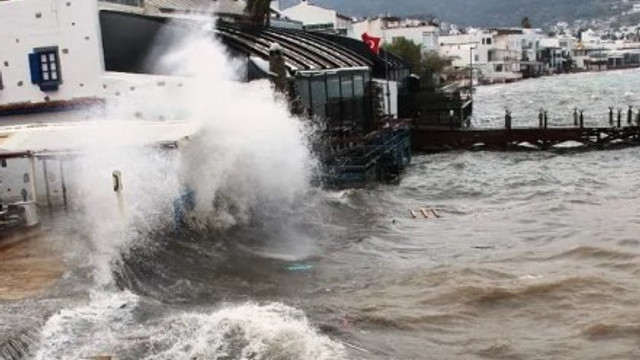 Muğla'yı fırtına vurdu ! Hayat kabusa döndü