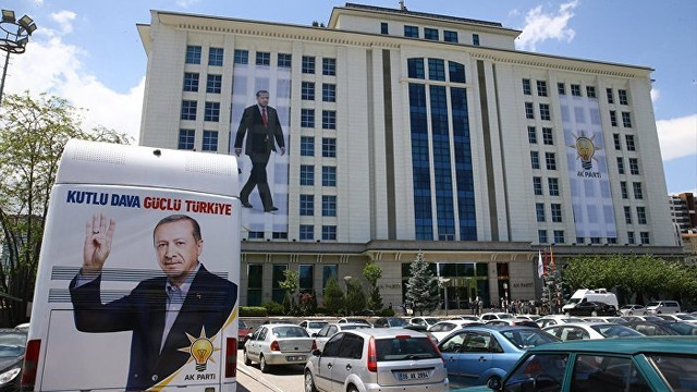 ''AK Parti'den 900 bin üye gitti''