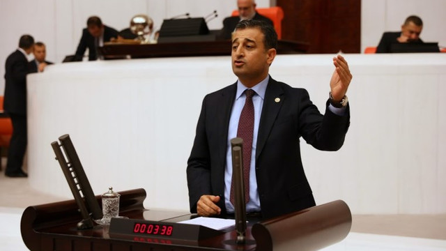 Meclis'te AK Parti'nin liyakat sisteminin nasıl çökerttiğini anlattı