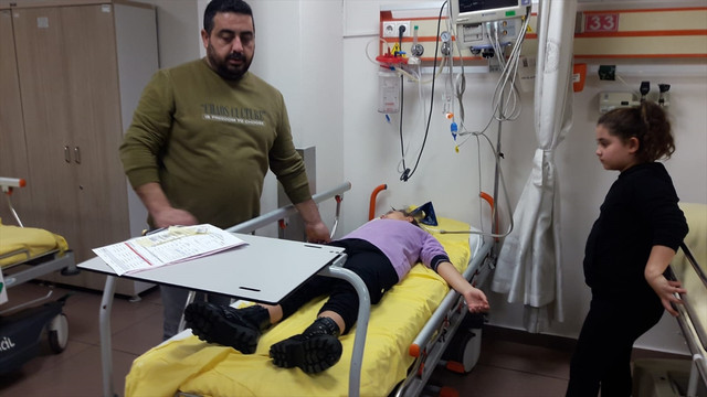 Öğretmen öğrencisinin kafasına kitap fırlattı: Öğrenci hastanede