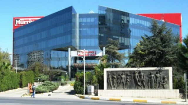 Hürriyet askerlik görevini yapan gazeteciyi kovdu