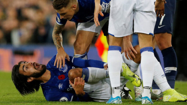 Cenk Tosun, Andre Gomes'in ayağının kırıldığı anı anlattı