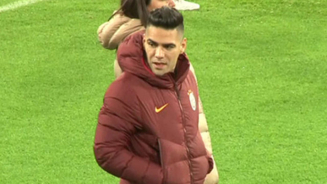 Radamel Falcao Madrid'de takım arkadaşlarını yalnız bırakmadı