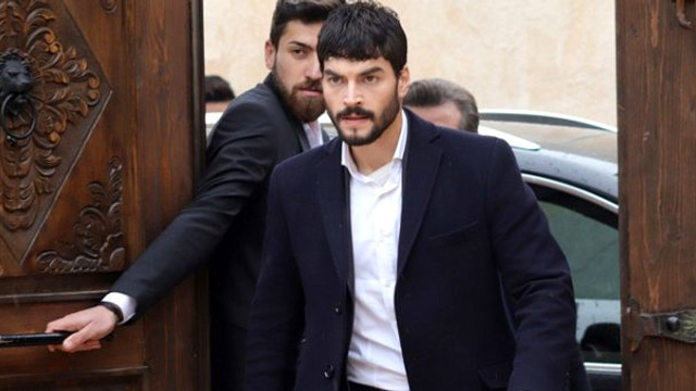 Hercai'nin yıldızı Akın Akınözü, sevgilisiyle görüntülendi