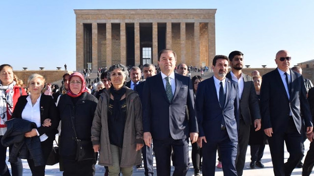 Maltepeliler Anıtkabir’e çıkarma yaptı