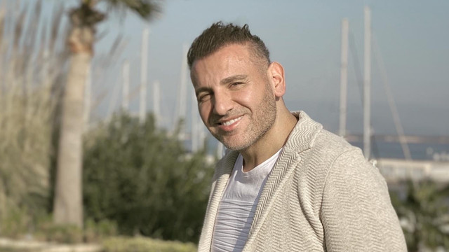 Mr. Jade oyuncu oluyor