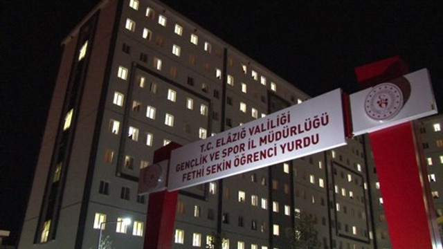 Kız öğrencilerden yurtta gece yarısı ''zam'' eylemi