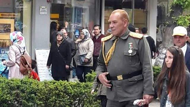 ''Atatürk'ü istismar ediyor''