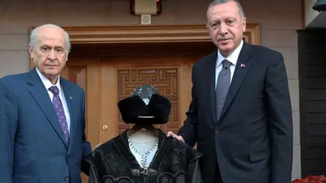 AK Parti'nin oyları MHP'ye kayıyor !