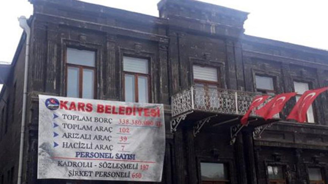 Kars Belediyesi'ne haciz geldi