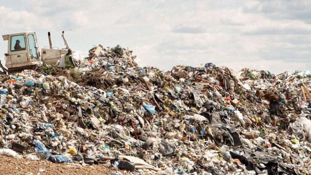 İş adamı 70 bin dolarını belediye çöplüğünde buldu