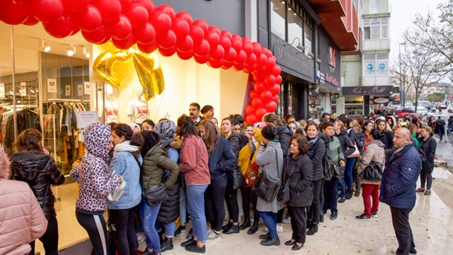 Mutlu Cuma’da izdiham yaşandı