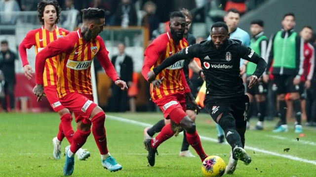 Emmanuel Adebayor Kayserispor'dan ayrıldığını açıkladı!