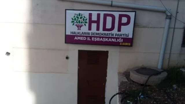 HDP'nin bu tabelası Diyarbakır annelerini ayaklandırdı