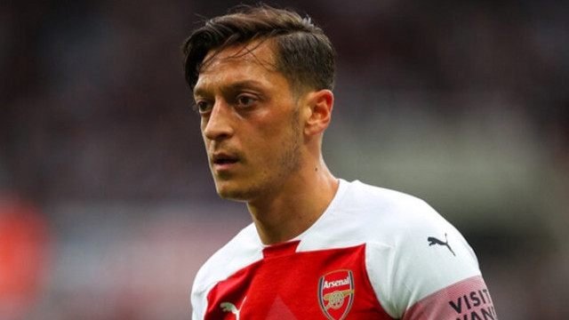 Mesut Özil'den Türkiye'nin Mühendis Kızları projesine destek