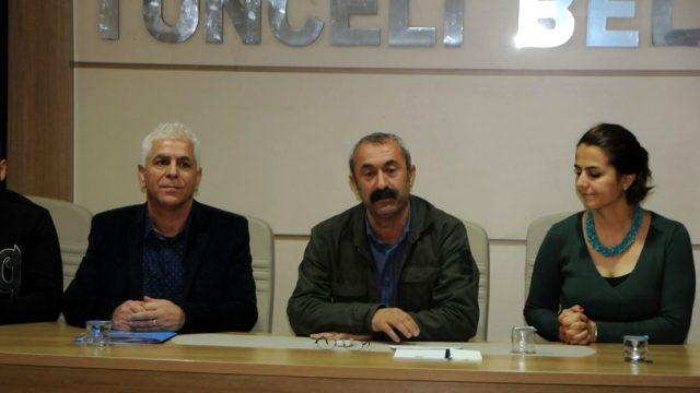 Türkiye'de bir ilk ! Komünist Başkan kadına şiddet için hareket geçti