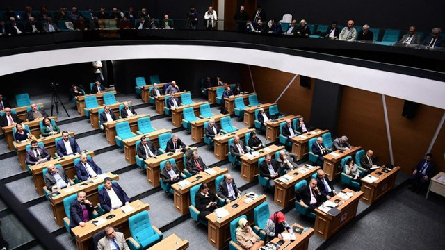 Üsküdar Belediyesi'nde yolsuzluk iddialarını araştırma önerisi reddedildi