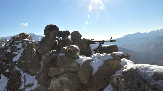 5 PKK'lı terörist teslim oldu