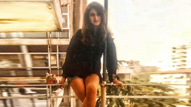Tuğba Özay, 26 yıl önceki fotoğrafıyla sosyal medyayı salladı
