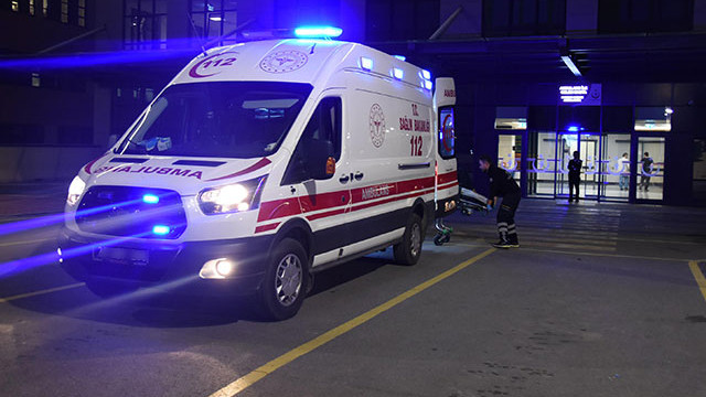84 öğrenci yemekten zehirlendi