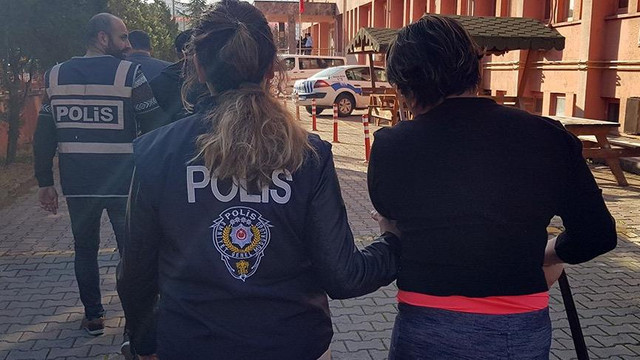 https://i.haber3.com/2/640/360/files/2019/12/9/5063754/isanbulda-randevu-evi-baskininda-polise-ahlaksiz-teklif-Tu0.jpg?v=a1575882530 https://i.haber3.com/2/640/360/files/2019/12/9/5063754/isanbulda-randevu-evi-baskininda-polise-ahlaksiz-teklif-Tu0.jpg?v=a1575882530