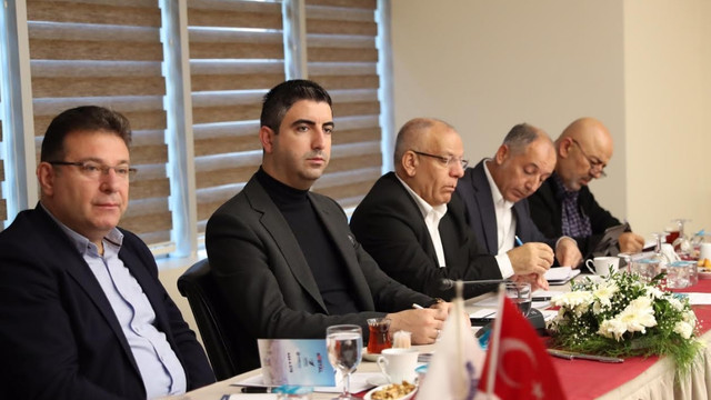 Başkan Gökhan Yüksel Kartal’ın Muhtarları ile Bir Araya Geldi