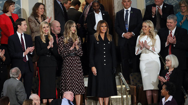 Melenia Trump'ın kıyafeti dalga konusu oldu