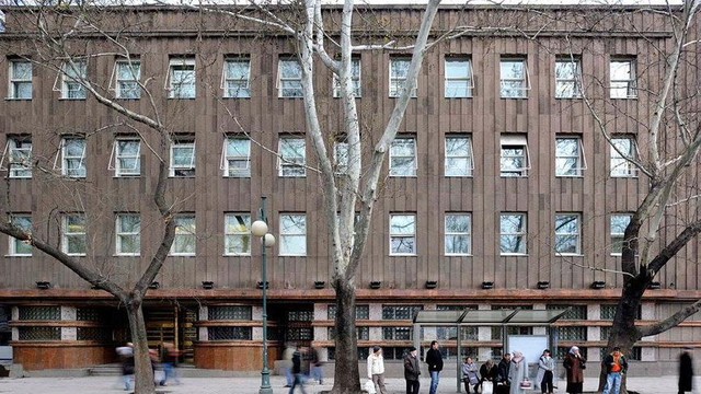 Devlet Atatürk'ün eserini yıkıp, kiraya çıktı
