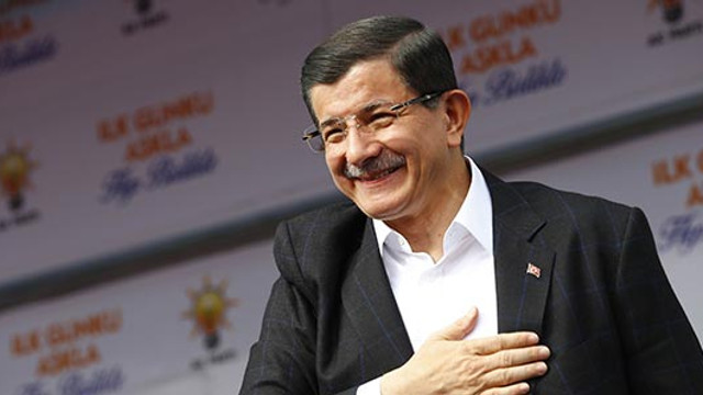 Eski Başbakan Davutoğlu'ndan AK Parti'ye eleştiriler