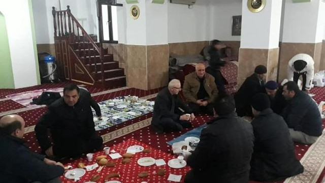 AK Partili başkandan ''camide siyaset'' eleştirilerine cevap
