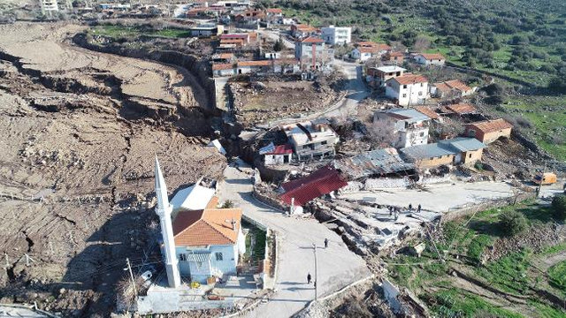 İzmir'de 27 ev boşaltıldı