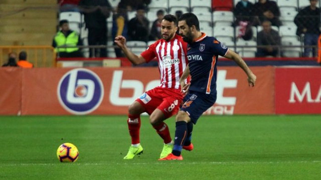 Arda Turan: Galatasaray ve Beşiktaş ile başa çıkmak çok zor