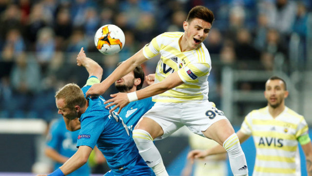 Zenit Fenerbahce Macinda Eljif Elmas Penalti Bekledi Hakem Oyunu Devam Ettirdi Futbol