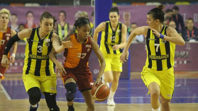 Kupadaki son yarı finalist Galatasaray'ı yenen Fenerbahçe