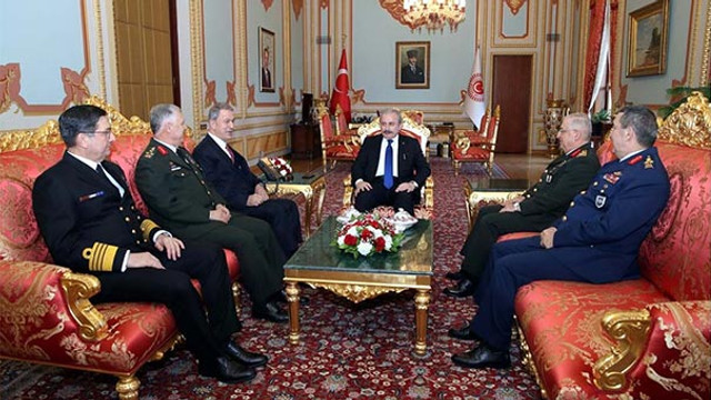 Bakan ve komutanlar TBMM Başkanı Şentop'u ziyaret etti