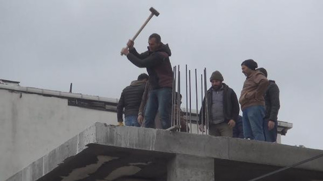 Yaptıkları inşaatı kendileri yıktı